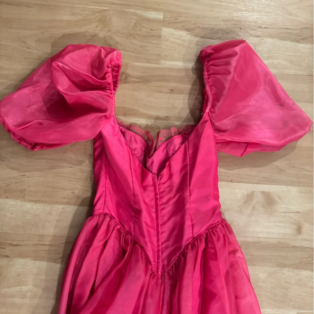 Vintage 80s Hot Pink Prom Formal Dress with Lace and Puff Sleeves Size 2 - Picture 8 of 10